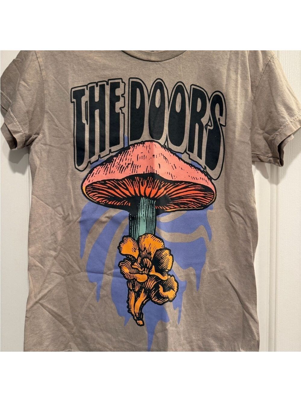 Graphic Tee with The Doors Mushroom Print PTP 17” - Picture 2 of 4